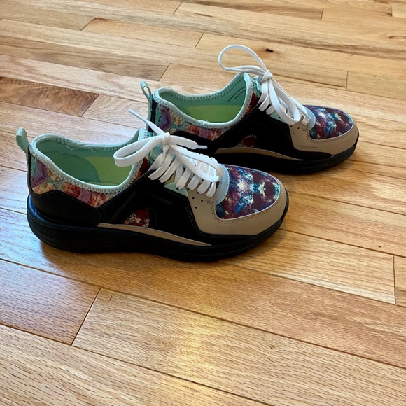New condition/never worn eclectic & unique multicolour runners by Camper - Picture 2 of 10